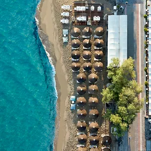 Otel Golden Star, Peraía